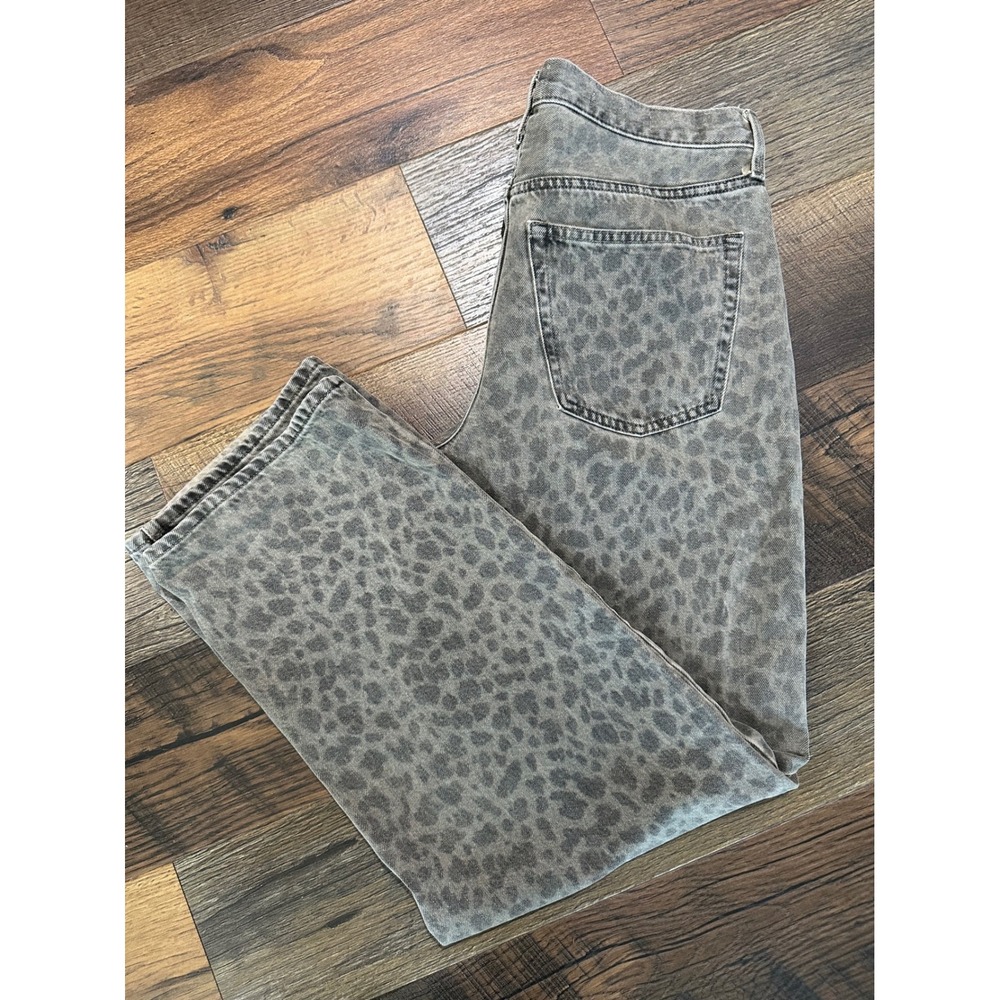 Universal Thread Grey Leopard Print Mid Rise 90s Baggy Jeans Size 6 Button Fly - Picture 15 of 16